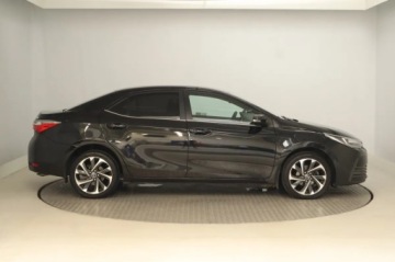 Toyota Corolla XI Sedan 1.6 Valvematic 132KM 2016 Toyota Corolla 1.6 Valvematic, Salon Polska, Navi, zdjęcie 5