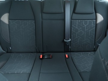 Peugeot 2008 I SUV Facelifting 1.2 PureTech 110KM 2016 Peugeot 2008 1.2 PureTech, Salon Polska, zdjęcie 9