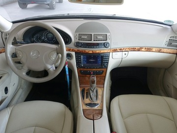 Mercedes Klasa E W211 Sedan W211 3.5 V6 (350) 272KM 2005 Mercedes E 350 3.5 V6 270KM/Beżowe skóry/ I, zdjęcie 19