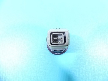 HNÍZDO USB NISSAN JUKE I 10-19