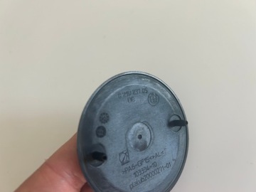 BMW F30 F31 E90 E91 F32 F33 F35 F46 ZNAK KRYT KUFRU 74MM ORIGINÁLNÍ