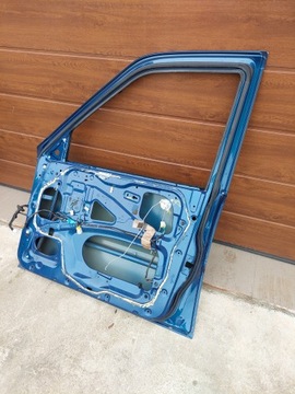 DVEŘE PŘEDNÍ PRAVÝ NISSAN TERRANO II 96-06R