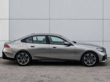 BMW Seria 5 G90-91 Touring 2.0 520d 197KM 2025 BMW Seria 5 BMW 520d xDrive Limuzyna 2.0 Diesel 197KM, zdjęcie 8