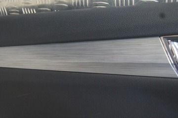 Skoda Superb III 3V0 Обивка боковой двери левой задней