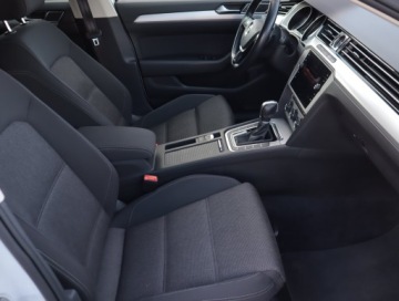 Volkswagen Passat B8 Variant 1.5 TSI EVO 150KM 2019 VW Passat 1.5 TSI, Salon Polska, Serwis ASO, zdjęcie 8