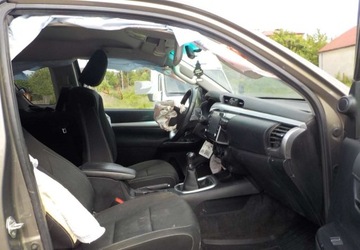 Toyota Hilux VIII Podwójna kabina Facelifting 2.8 D-4D 204KM 2022 Toyota Hilux Okazja 2.8 Diesel 204KM, zdjęcie 19