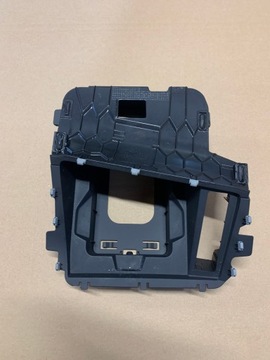 AUDI Q3 83A PÓŁKA KONSOLI indukcyjna usb 83B857925C