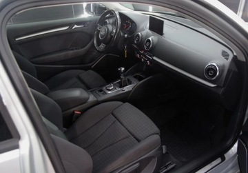 Audi A3 8V Hatchback 3d 1.6 TDI 105KM 2014 Audi A3 Sportback S line Podgrzewane fotele BangOlufsen 1.6 Diesel 105KM, zdjęcie 5