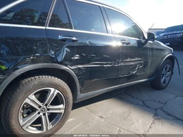 Mercedes GLC C253 2019 Mercedes-Benz GLC GLC 300, od ubezpieczalni 2.0 Benzyna 241KM, zdjęcie 8