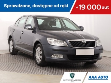 Skoda Octavia II Hatchback Facelifting 1.2 TSI 105KM 2010 Skoda Octavia 1.2 TSI, Salon Polska, Klima