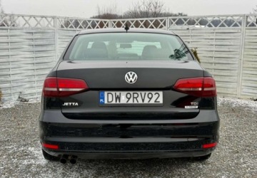 Volkswagen Jetta VI Sedan Facelifting 2.0 TDI 110KM 2016 Volkswagen Jetta Volkswagen Jetta 2.0 TDI DPF BMT Comfortline 2.0 Diesel, zdjęcie 25