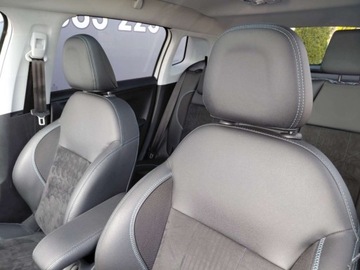 Peugeot 2008 I SUV Facelifting 1.2 PureTech 110KM 2018 Peugeot 2008 Automat Panorama Kamera Navi Sensor Alu 1.2 Benzyna 110KM, zdjęcie 13