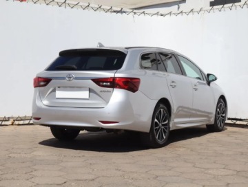 Toyota Avensis III Wagon Facelifting 2015 2.0 D-4D 143KM 2018 Toyota Avensis 2.0 D-4D, Salon Polska, Skóra, zdjęcie 4