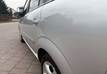 Opel Zafira B 1.8 ECOTEC 140KM 2008 Opel Zafira Opel Zafira 1.8 Family 1.8 Benzyna 140KM, zdjęcie 18