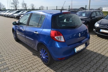 Renault Clio III Hatchback 5d 1.2 i 16V 75KM 2010 Renault Clio, zdjęcie 4