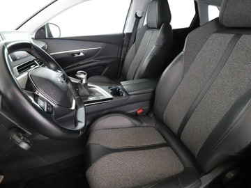 Peugeot 3008 II Crossover 1.2 PureTech 130KM 2018 Peugeot 3008 navi virtual cocpik półskóra, zdjęcie 8