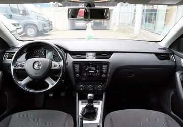 Skoda Octavia II Kombi Facelifting 1.6 TDI CR DPF 105KM 2013 Skoda Octavia 4WD, Climatronic, tempomat, g.fotele, PDC 1.6 Diesel 105KM, zdjęcie 5