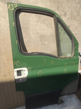 DVEŘE PRAVÝ PŘEDNÍ IVECO DAILY 99-06R 127