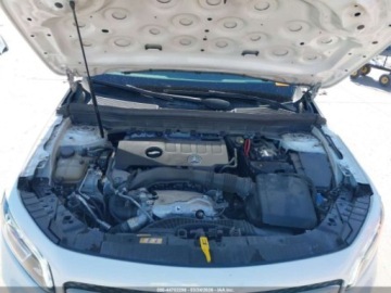 Mercedes GLB 2021 Mercedes-Benz GLB 250 2021 2.0 Benzyna 221KM, zdjęcie 8