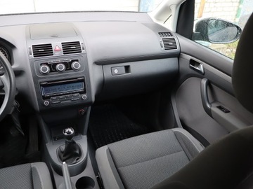 Volkswagen Touran II 1.4 TSI 140KM 2010 VW Touran 1.4 TSI, Klima, Tempomat, zdjęcie 7