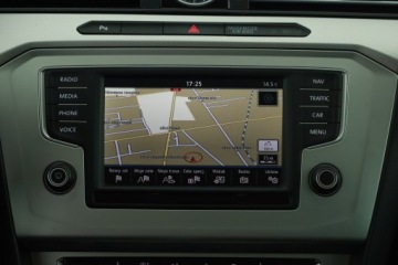 Volkswagen Passat B8 Variant 2.0 TDI 150KM 2014 VW Passat 2.0 TDI, Automat, Navi, Klima, zdjęcie 14