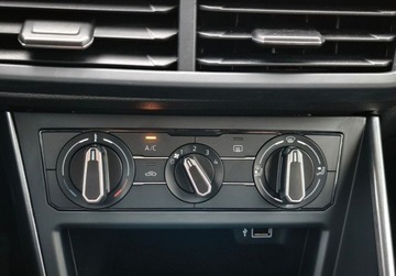 Volkswagen Polo VI Hatchback 5d 1.0 TSI 115KM 2019 Volkswagen Polo 115 Km 6 biegow, Highline, Czujniki parkowania, Bezwypadko, zdjęcie 25