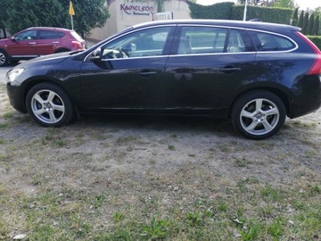 Volvo V60 I Kombi 1.6 DRIVe 115KM 2012 Volvo V60 I 1.6 D2 1,6 bezwypadkowy, niski przebieg, zdjęcie 8