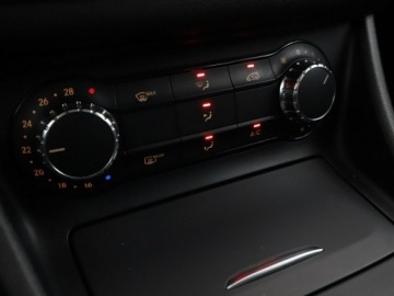 Mercedes GLA I Off-roader 1.6 200 156KM 2016 Mercedes GLA 200 automat full LED navi klima auto, zdjęcie 26