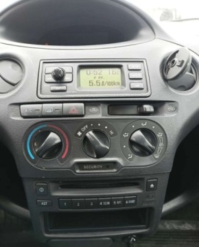 Toyota Yaris I 1.3 i 16V 86KM 2003 Toyota Yaris Toyota Yaris 1.3 Benzyna 87KM, zdjęcie 10