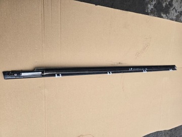 LIŠTA ZHRNUJÍCÍ DVEŘE LEVÝ PŘEDNÍ MITSUBISHI LANCER X VIII HB