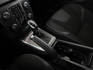 Volvo V40 II Hatchback 1.5 T2 DRIVE-E 122KM 2015 Volvo V40 Momentum automat tempomat PDC klima-auto, zdjęcie 26