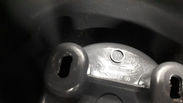 MN108449 NÁDOBA NA HRNEK DRŽÁK MITSUBISHI COLT VI