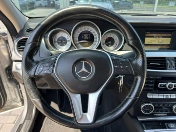 Mercedes Klasa C W204 Limuzyna 1.8 180 CGI BlueEFFICIENCY 156KM 2012 Mercedes C 180 8xAlu Grzany fotel Półskóra, zdjęcie 17