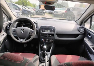 Renault Clio IV Hatchback 5d ENERGY dCi 90KM 2015 Renault Clio 2015r SALONOWY. 1.5 DCI. Uszkodzony tyl. Jezdzi. 1.5 Diesel, zdjęcie 6