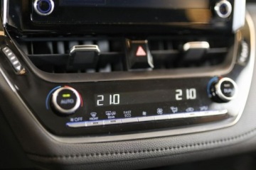 Toyota Corolla XII Sedan 1.8 Hybrid 122KM 2020 Toyota Corolla 1.8 Hybrid Comfort Tech 1.8 Hybryda 122KM, zdjęcie 14