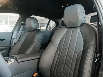 BMW Seria 5 G90-91 Touring 2.0 520d 197KM 2025 BMW Seria 5 520d xDrive Sport Sedan 2.0 (197KM) 2025, zdjęcie 6