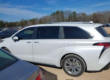 Toyota Sienna III 2023 Toyota Sienna 2023, 2.5L, PLATINUM, po gradobiciu 2.5 Benzyna 189KM, zdjęcie 3