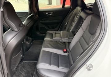 Volvo V60 II  Kombi 2.0 D4 190KM 2019 Volvo V60 R_DESIGN 2.0D4 AWD 190ps AutoMat8Biegow HiBeamLED SerwisASO VAT23, zdjęcie 24