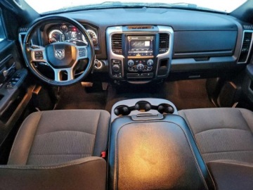  RAM 1500 Classic Slt 2022 5.7 Benzyna 395KM, zdjęcie 8