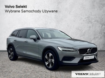 Volvo V60 II  Cross Country Facelifting 2.0 B4 197KM 2023 Volvo V60 Cross Country FV23% Plus B4D AWD LED Tem, zdjęcie 7