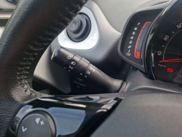 Toyota Aygo II Hatchback 3d Facelifting 1.0 VVT-i 72KM 2020 Toyota Aygo 1.0 VVT-i X-play II (2014-) 1.0 VVT-i, zdjęcie 20