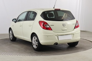 Opel Corsa D Hatchback 1.2 Twinport ECOTEC 70KM 2011 Opel Corsa 1.2 , Klima, Tempomat, Parktronic, zdjęcie 3