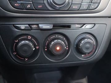 Peugeot 301 Sedan Facelifting 1.2 Puretech 82KM 2018 Peugeot 301 1.2 PureTech, Salon Polska, zdjęcie 14