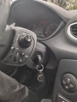 Renault Clio III Hatchback 5d 1.2 i 16V 75KM 2009 RENAULT CLIO III (BR0/1, CR0/1) 1.2 16V (BR02, BR0J, BR11, CR02, CR0J,, zdjęcie 10