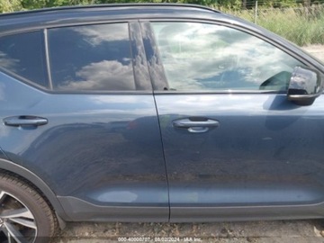 Volvo XC40 2022 Volvo XC 40 2022r, R-Design, 2.0L, 4x4 2.0 Benzyna 252KM, zdjęcie 4