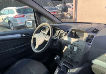Opel Zafira B 1.9 CDTI ECOTEC 120KM 2006 Opel Zafira 2006r. 1.9 Diesel 120KM, zdjęcie 9