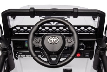 Автомобиль TOYOTA FJ CRUISER с аккумулятором 2.4G, светодиодный