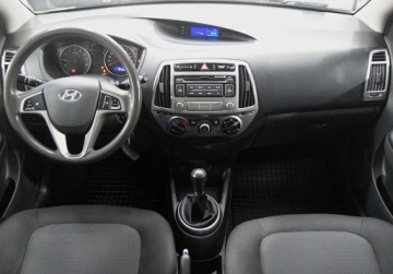 Hyundai i20 I Hatchback 5d Facelifting 1.2 DOHC 85KM 2012 Hyundai i20 1.2 Benzyna 85KM, zdjęcie 4