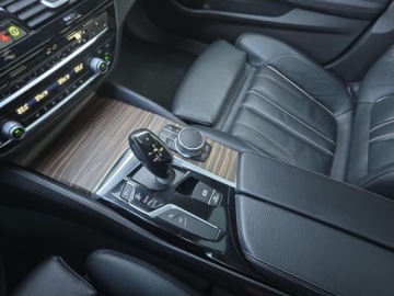 BMW Seria 5 G30-G31 Touring 530d 265KM 2017 530d xDrive Luxury Line aut, zdjęcie 14