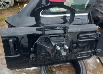 DVEŘE VÍKO KUFRU WRANGLER JL 18- STAV IDEÁLNÍ